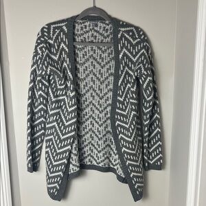Charlotte Russe Gray and White Patterned Cardigan